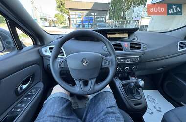 Минивэн Renault Scenic 2010 в 