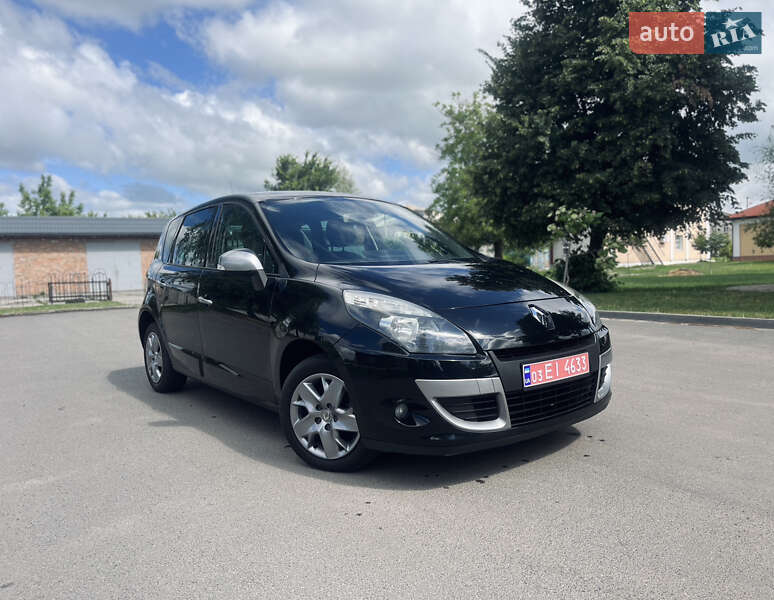 Минивэн Renault Scenic 2011 в 