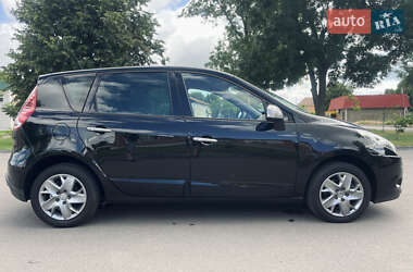 Минивэн Renault Scenic 2011 в 