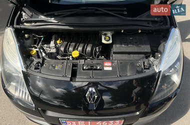 Минивэн Renault Scenic 2011 в 