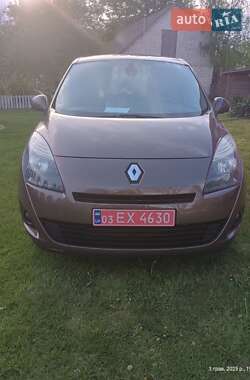 Минивэн Renault Scenic 2009 в 