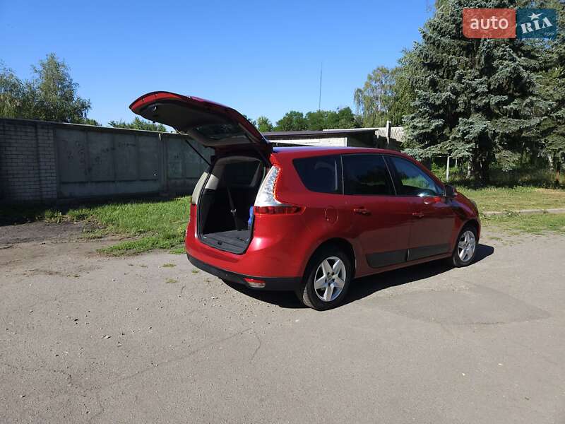 Минивэн Renault Scenic 2012 в Павлограде