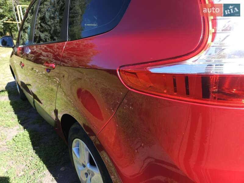 Минивэн Renault Scenic 2012 в Павлограде