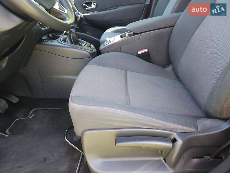 Минивэн Renault Scenic 2012 в Павлограде