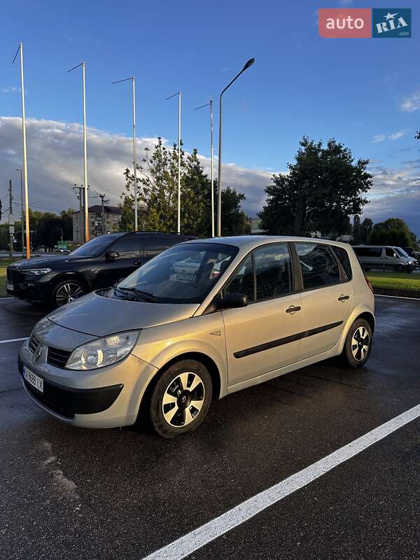 Минивэн Renault Scenic 2004 в 