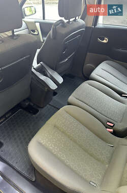 Минивэн Renault Scenic 2009 в 
