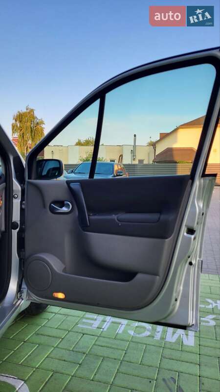 Минивэн Renault Scenic 2006 в Черкассах