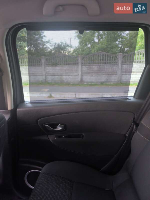 Минивэн Renault Scenic 2009 в Остроге