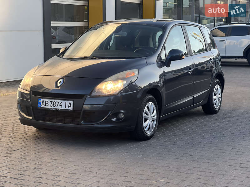 Минивэн Renault Scenic 2010 в 