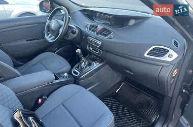 Минивэн Renault Scenic 2010 в 