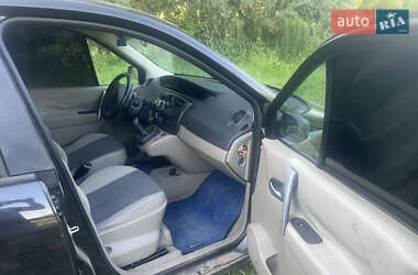 Минивэн Renault Scenic 2004 в 