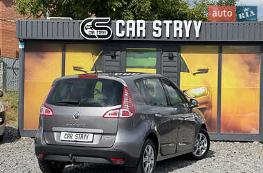 Минивэн Renault Scenic 2011 в 