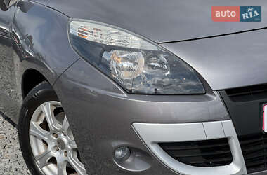 Минивэн Renault Scenic 2011 в 
