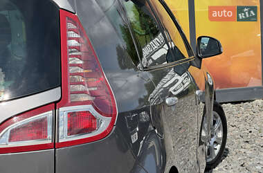 Минивэн Renault Scenic 2011 в 