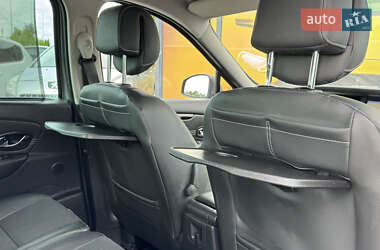 Минивэн Renault Scenic 2011 в 
