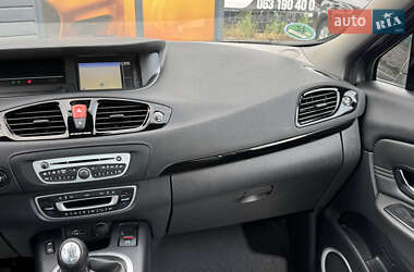 Минивэн Renault Scenic 2011 в 