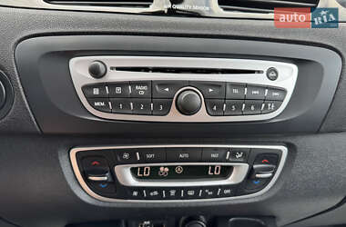 Минивэн Renault Scenic 2011 в 