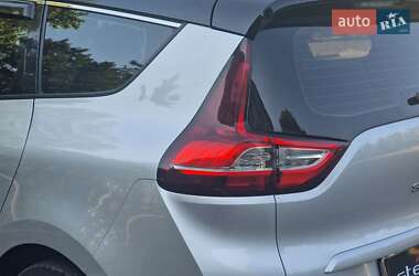 Минивэн Renault Scenic 2017 в 