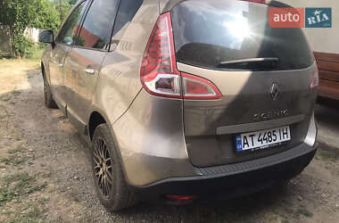 Минивэн Renault Scenic 2010 в 