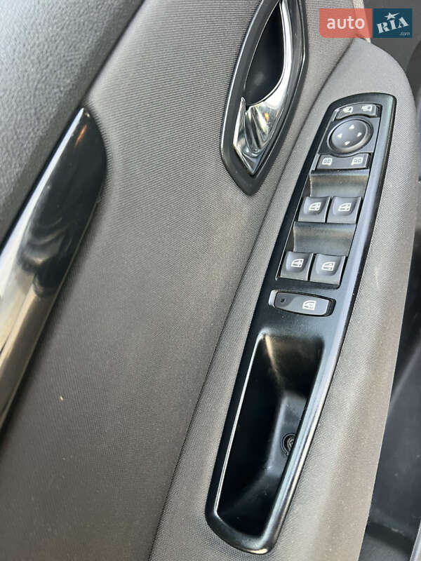 Минивэн Renault Scenic 2014 в Краснограде