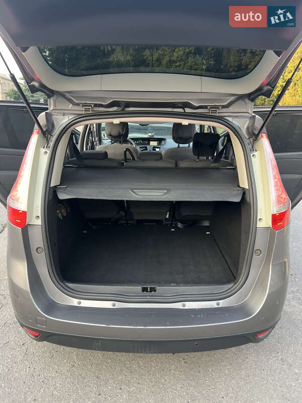 Минивэн Renault Scenic 2014 в Краснограде