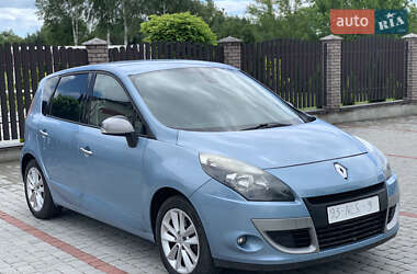 Минивэн Renault Scenic 2010 в 