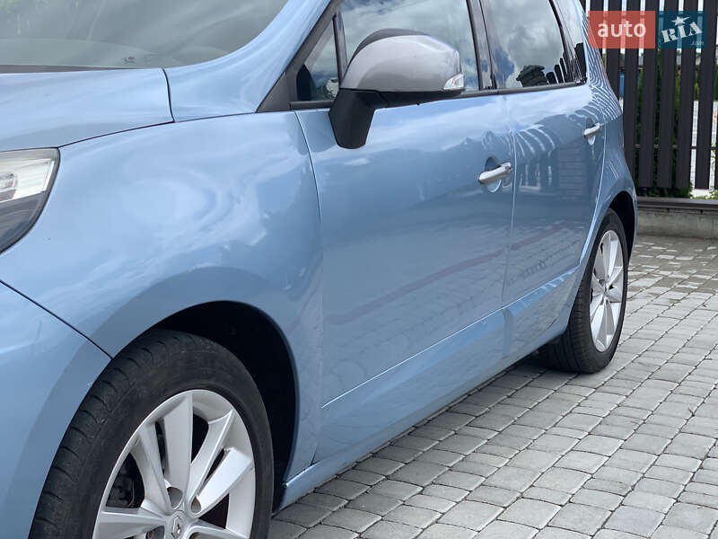 Минивэн Renault Scenic 2010 в Староконстантинове