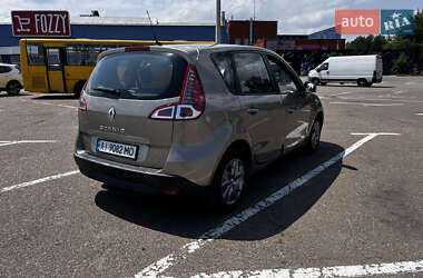 Минивэн Renault Scenic 2011 в 