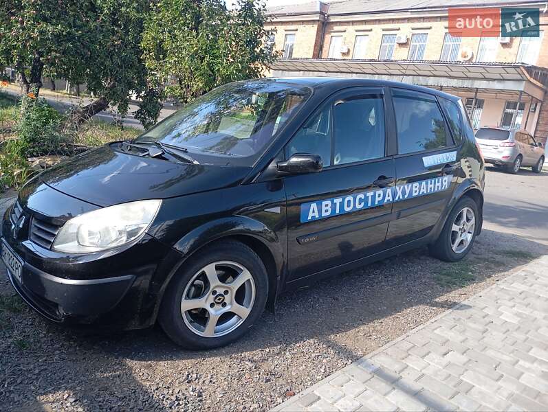Минивэн Renault Scenic 2004 в 