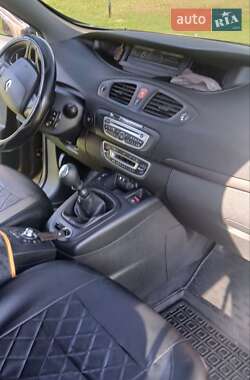 Минивэн Renault Scenic 2010 в 