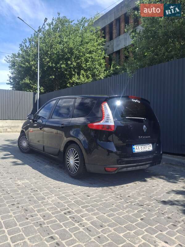 Минивэн Renault Scenic 2012 в Львове