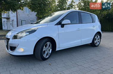 Минивэн Renault Scenic 2011 в 