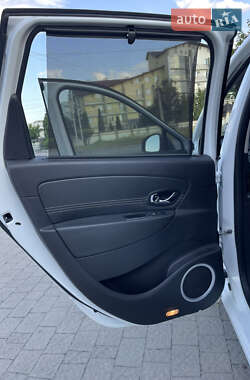 Минивэн Renault Scenic 2011 в 