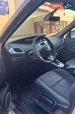Минивэн Renault Scenic 2010 в 