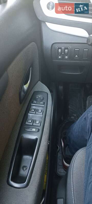 Минивэн Renault Scenic 2011 в Вишневом