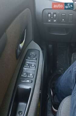 Минивэн Renault Scenic 2011 в 