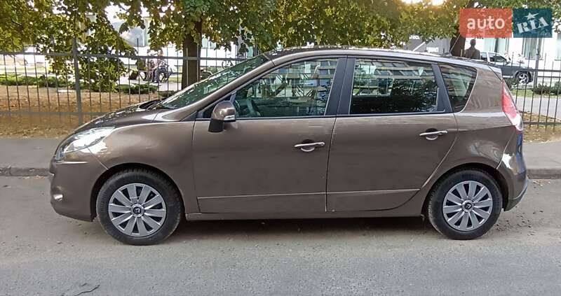 Минивэн Renault Scenic 2011 в Вишневом