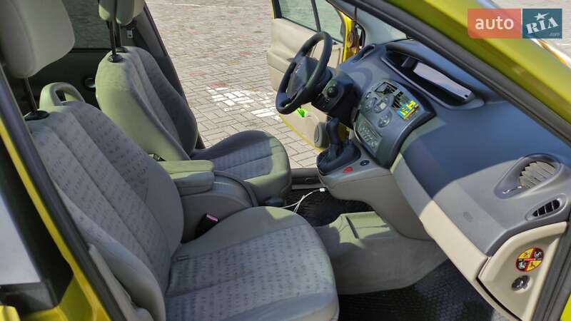 Минивэн Renault Scenic 2004 в Житомире