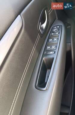Минивэн Renault Scenic 2013 в 