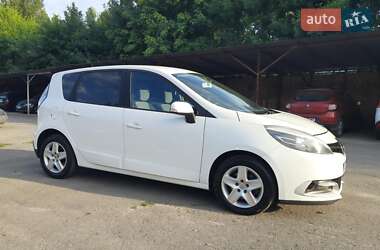 Минивэн Renault Scenic 2015 в 