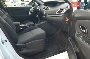 Минивэн Renault Scenic 2015 в 