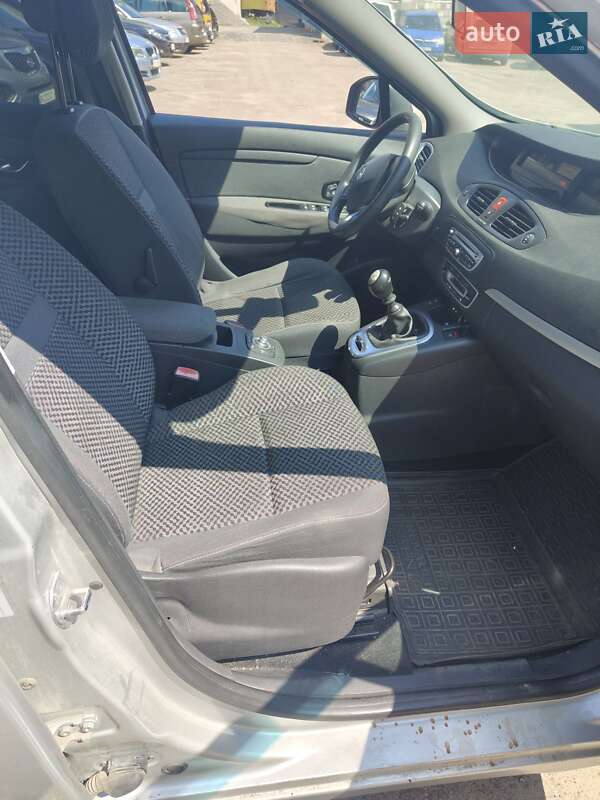 Минивэн Renault Scenic 2011 в Остроге