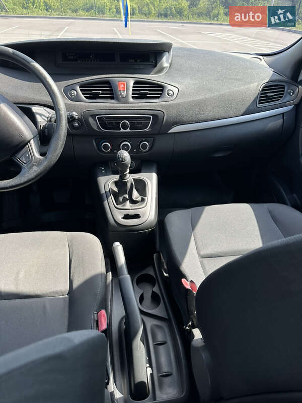 Минивэн Renault Scenic 2011 в Ровно