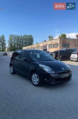 Мінівен Renault Scenic 2011 в Львові