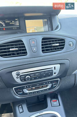 Минивэн Renault Scenic 2014 в 