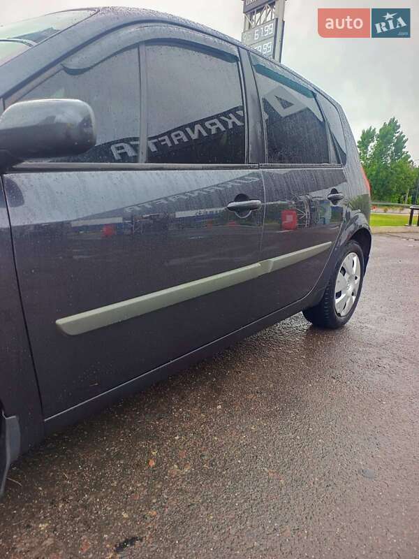 Минивэн Renault Scenic 2007 в Дубно