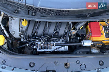 Минивэн Renault Scenic 2005 в 