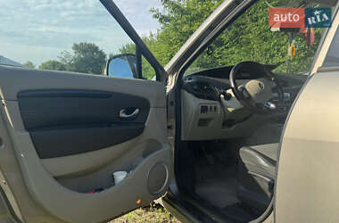Минивэн Renault Scenic 2011 в 