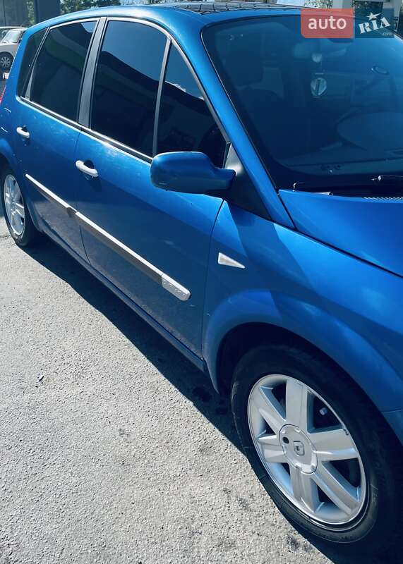 Минивэн Renault Scenic 2005 в Кривом Роге