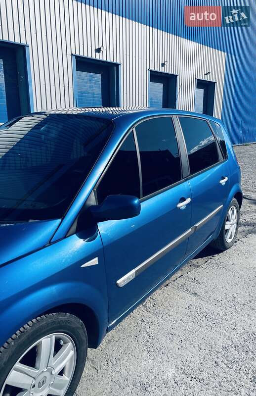 Минивэн Renault Scenic 2005 в Кривом Роге
